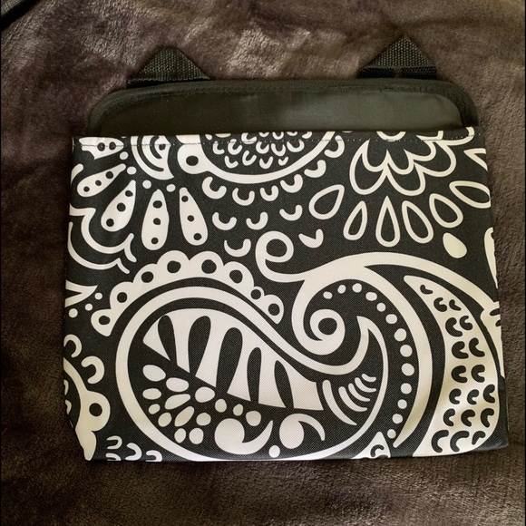 Thirty-One Snap Pocket - Picture 1 of 3